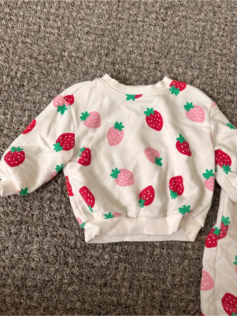 Old Navy Cream Kids Sweatshirt & Pants Set with Red and Pink Strawberry Print